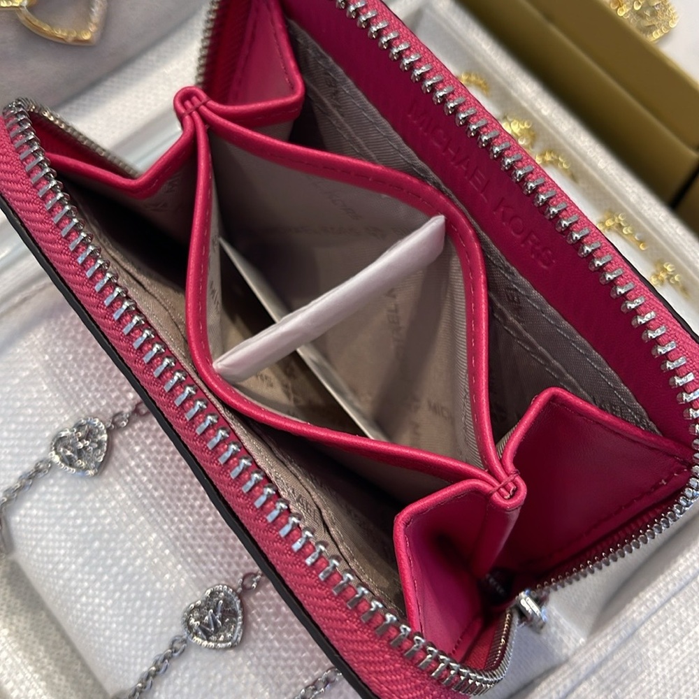 Michael Kors Jet Set Travel Md Zip Around Color-Block Wallet 
DRAGONFRUIT MULTI - Picture 10 of 16